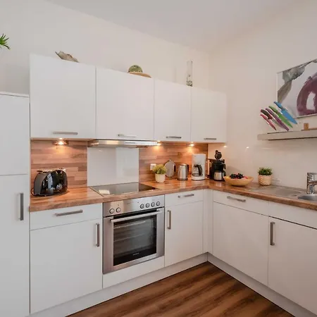 Marin, 10 アパート