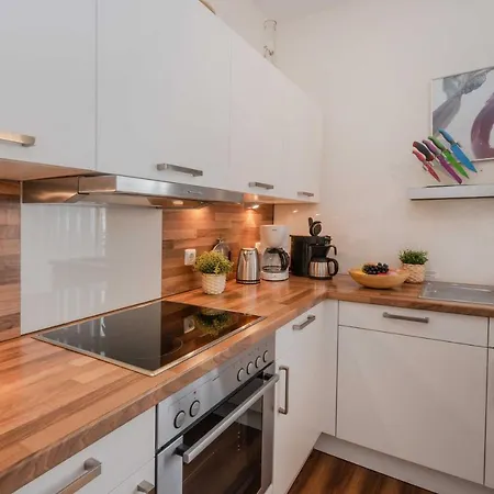 Marin, 10 ツィノヴィッツ