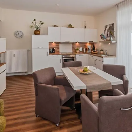 Marin, 10 アパート ツィノヴィッツ